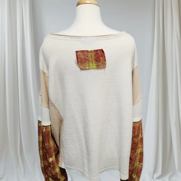 Oli & Hali Peace Sign Blouse - Cream and Olive - Picture 2 of 5
